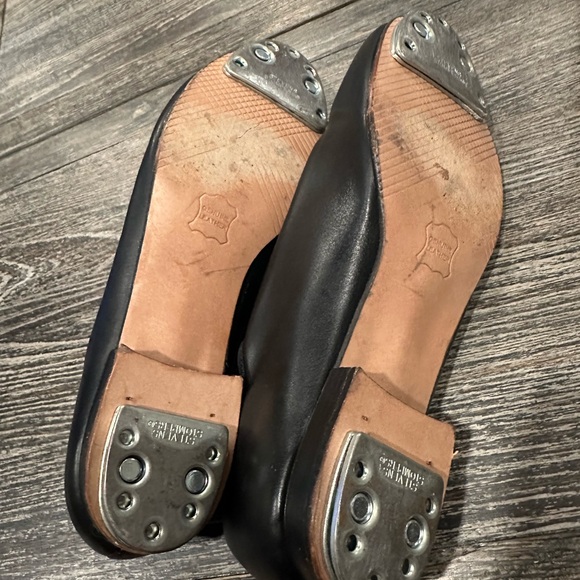 Source Unknown Classic Black Women's Clogging shoes - Picture 2 of 3